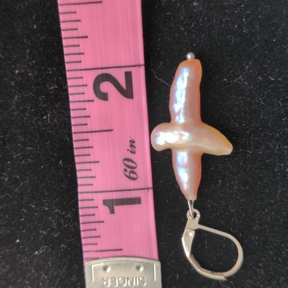 Genuine pearl cross earrings.  Lusterous freshwater pink.  Silver lever … - Picture 4 of 4